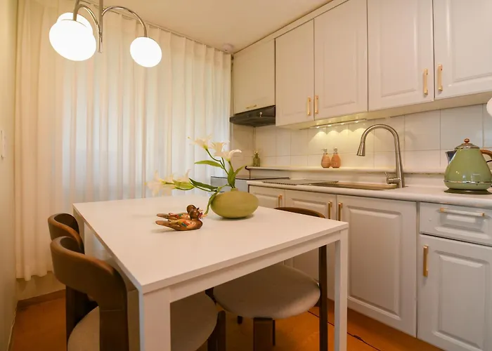 8,9월 특가, 강남, 프리미엄 2br, 6인, 코엑스, 잠실, 롯데타워, Kspo돔, 성형, 삼성병원, Cozy Nest Seoel