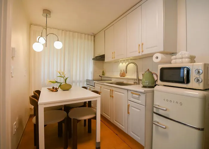 8,9월 특가, 강남, 프리미엄 2br, 6인, 코엑스, 잠실, 롯데타워, Kspo돔, 성형, 삼성병원, Cozy Nest